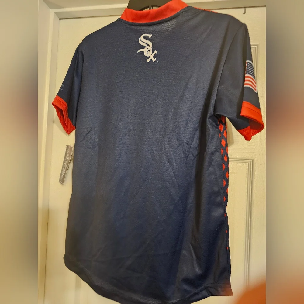 NWT Chicago White Sox T-shirt. Size:S. - Picture 2 of 8